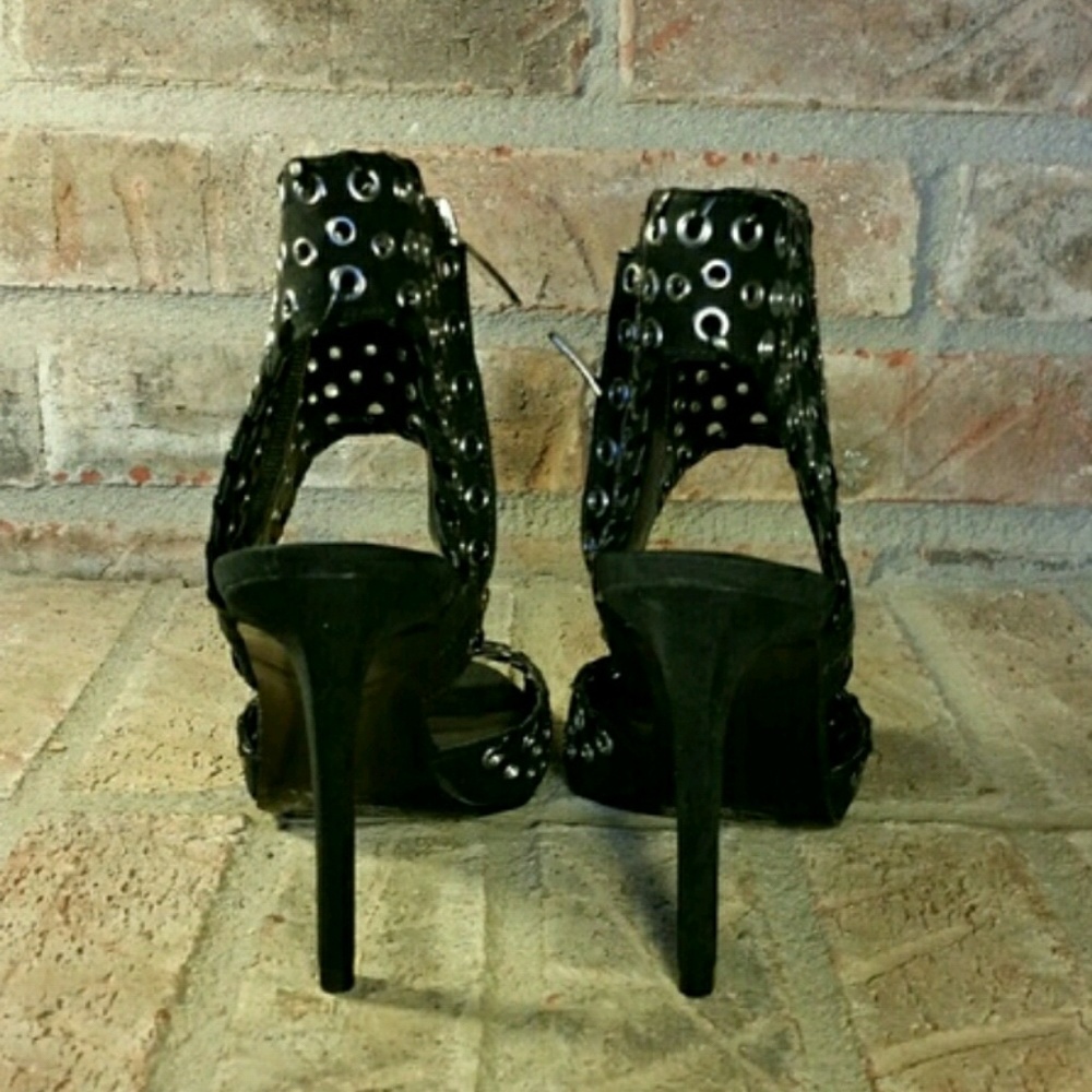 Enzo Angiolini Riveted Heels - Picture 3 of 4